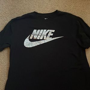 Men’s Nike shirt